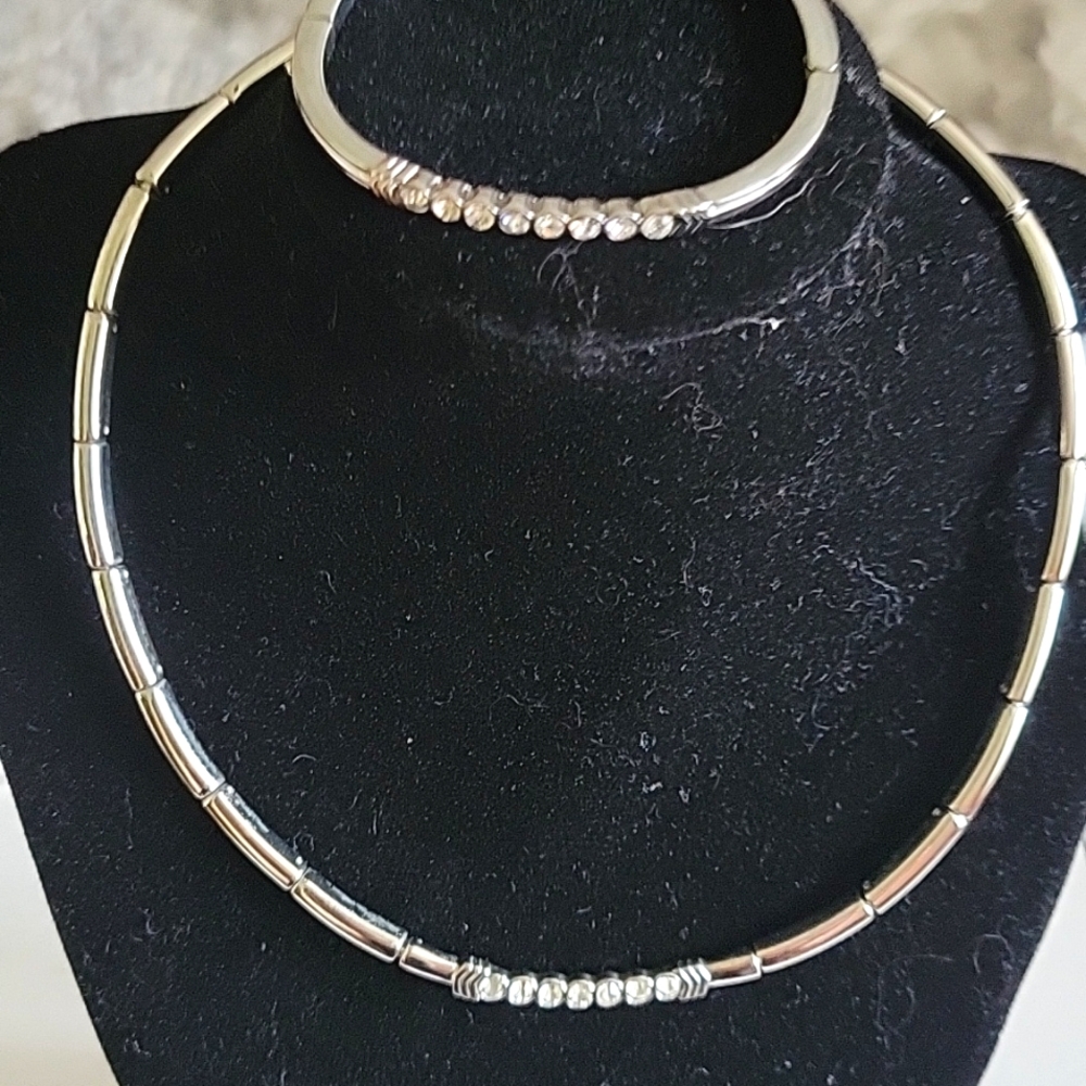 J Lo necklace set